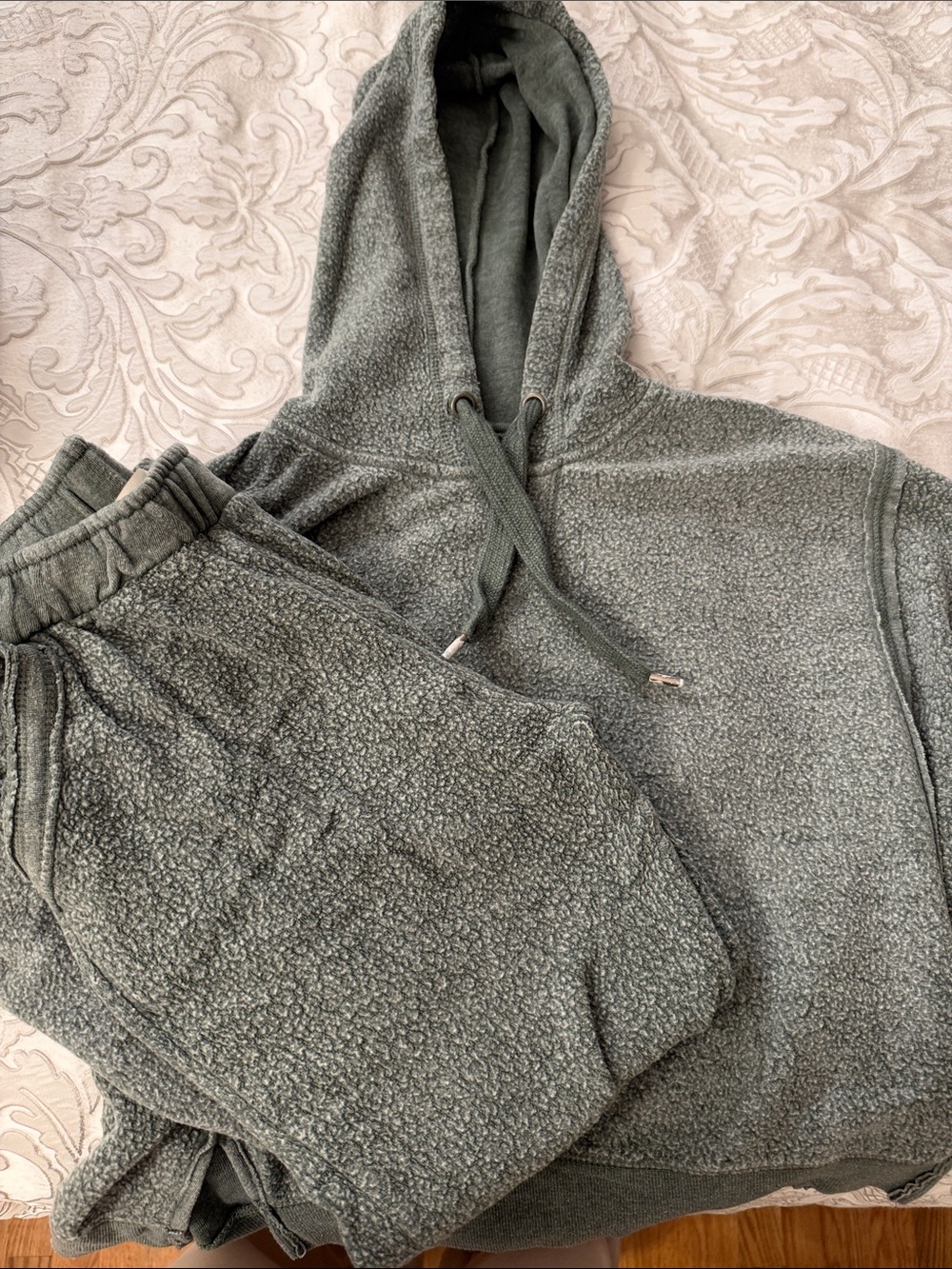 Women’s Cozy Sherpa Hoodie And Sweatpants - Olive Green